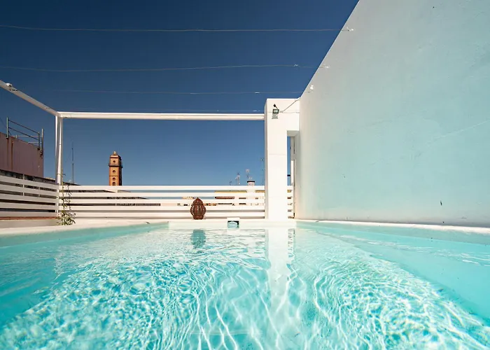 The Artist\'S House With Private Pool